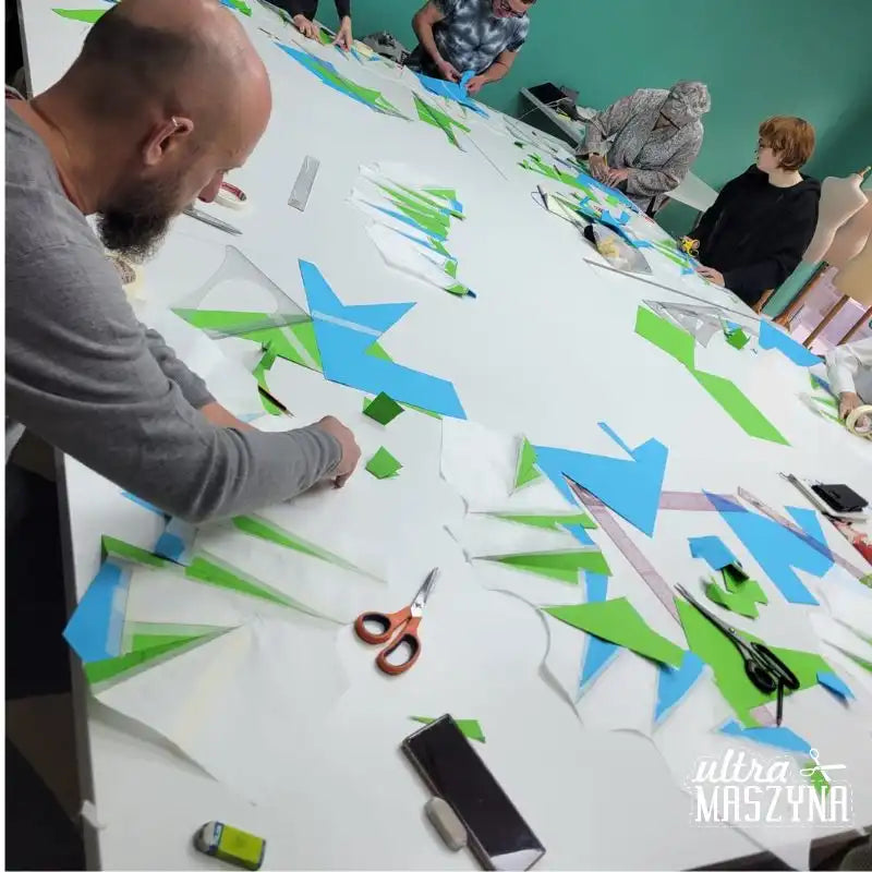 Konstrukcja i modelowanie przestrzenne z Shingo Sato: origami techniques