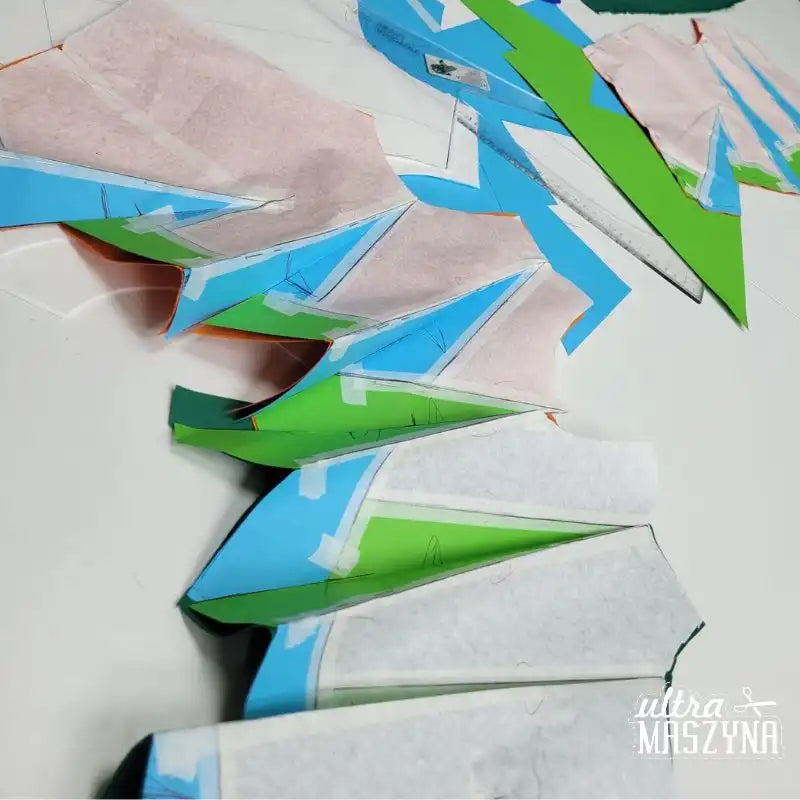 Konstrukcja i modelowanie przestrzenne z Shingo Sato: origami techniques