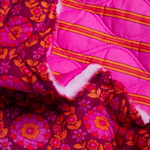 Tkanina pikowana dwustronna kwiaty i paski na różu