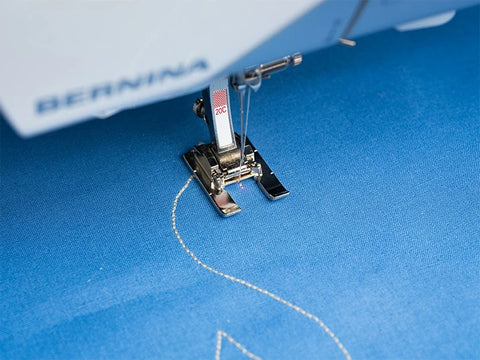 Maszyno-hafciarka Bernina B990