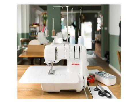 Cover Renderka Bernina L-620 nawlekany powietrzem
