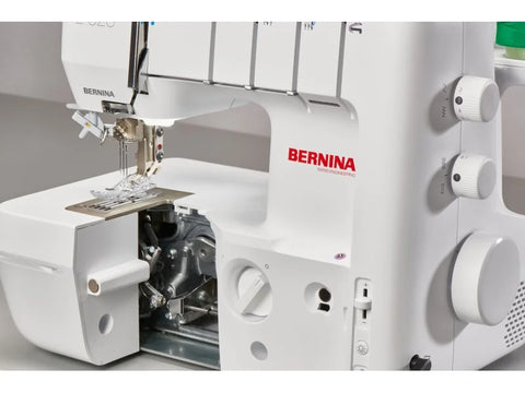 Cover Renderka Bernina L-620 nawlekany powietrzem