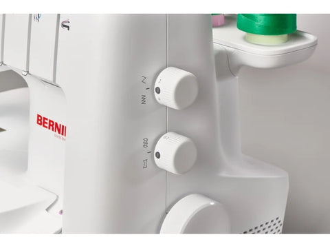 Cover Renderka Bernina L-620 nawlekany powietrzem