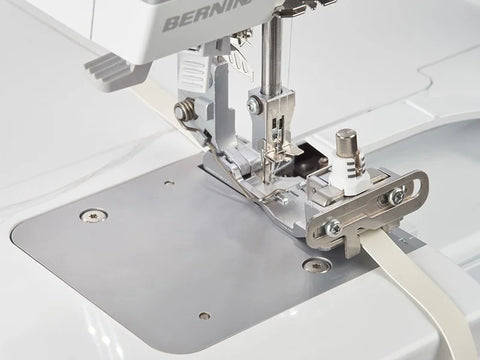 Cover Renderka Bernina L-620 nawlekany powietrzem
