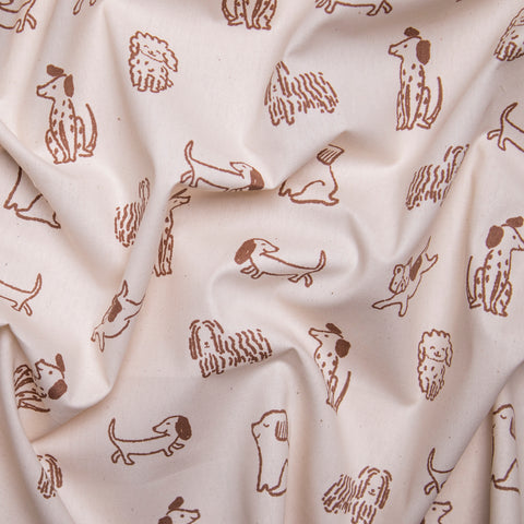 Popelina brązowe pieski na beżowym GOTS