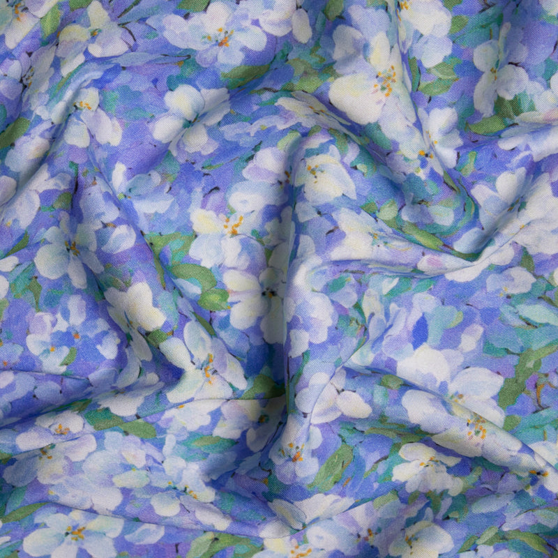 Wiskoza elastyczna malowane kwiaty na niebieskim